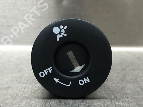 Used Switch NISSAN QASHQAI I (J10, NJ10) 2.0 (141 hp) 16911394