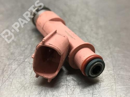 Used Injector Injector TOYOTA YARIS (_P13_) 1.5 Hybrid (NHP130_, NHP130) (101 hp) 10853675 10853675