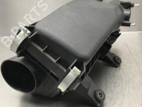 Used Air filter box TOYOTA YARIS (_P13_) 1.3 (NSP130_, NSP130) (99 hp) 15294398