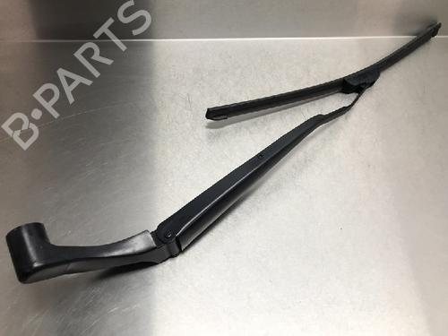 Used Front windshield wiper arm MAZDA 2 Hatchback (DL, DJ) 1.5 SKYACTIV-G (90 hp) 13178146