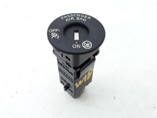 Used Switch NISSAN QASHQAI II (J11, J11_) 1.2 DIG-T (115 hp) 10835661