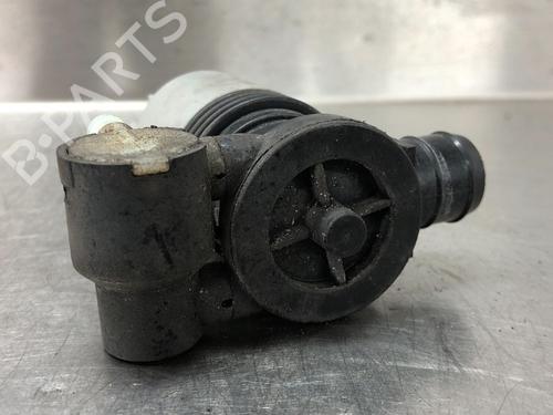 Used Washer pump TOYOTA AURIS (_E18_) 1.4 D-4D (NDE180_, NDE180R) (90 hp) 16310719