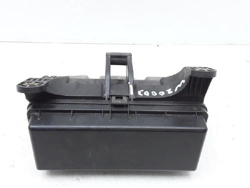 Used Fuse box TOYOTA PREVIA II (_R3_) 2.4 (ACR30) (156 hp) 10837923
