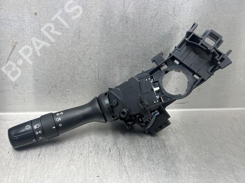 Used Headlight switch TOYOTA YARIS (_P13_) 1.3 (NSP130_, NSP130) (99 hp) 17184565