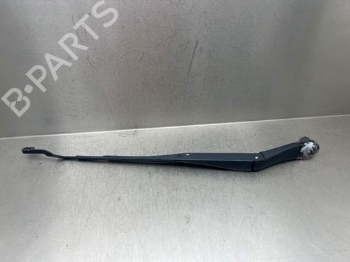 Used Front windshield wiper arm HYUNDAI i30 (GD) 1.6 CRDi (128 hp) 16725121