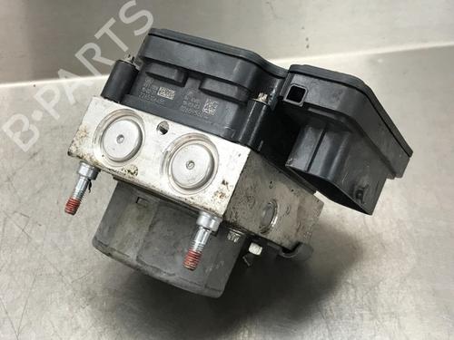 Used ABS pump TOYOTA AURIS (_E18_) 1.4 D-4D (NDE180_, NDE180R) (90 hp) 10857724