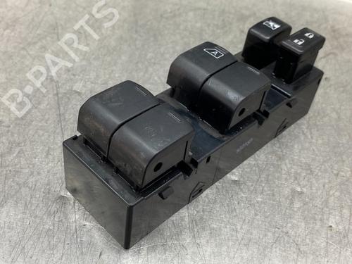 Used Switch NISSAN NOTE (E12) 1.5 dCi (90 hp) 10859798