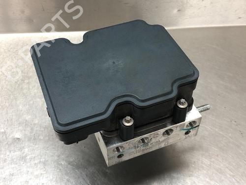 Used ABS pump NISSAN QASHQAI II (J11, J11_) 1.3 DIG-T (160 hp) 13116090
