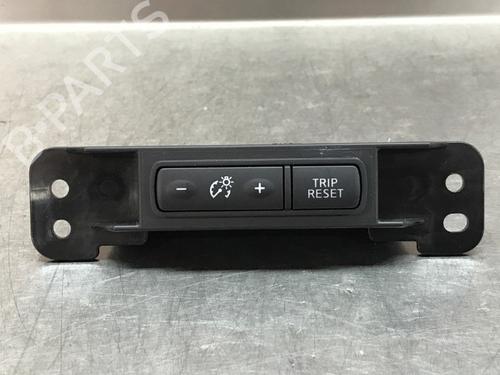 Used Switch NISSAN MICRA V (K14) 0.9 IG-T (90 hp) 33218330