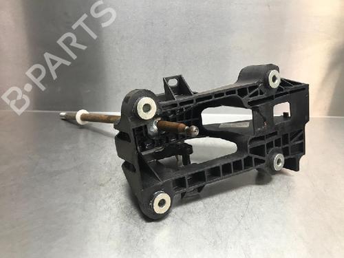 Gear lever TOYOTA YARIS (_P13_) 1.0 (KSP130_, KSP130) | BP10848546M90 