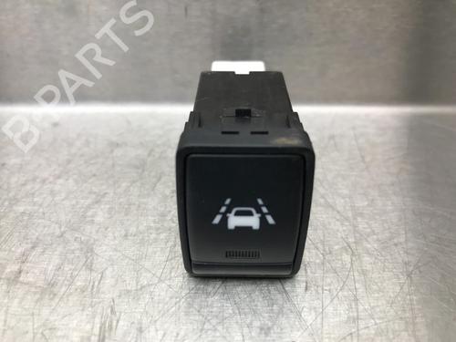 Used Switch NISSAN MICRA V (K14) 0.9 IG-T (90 hp) 12580961