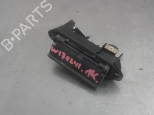 Trunk håndtak TOYOTA COROLLA (_E12_) 1.6 VVT-i (ZZE121_, ZZE121R) (110 hp) 10829803