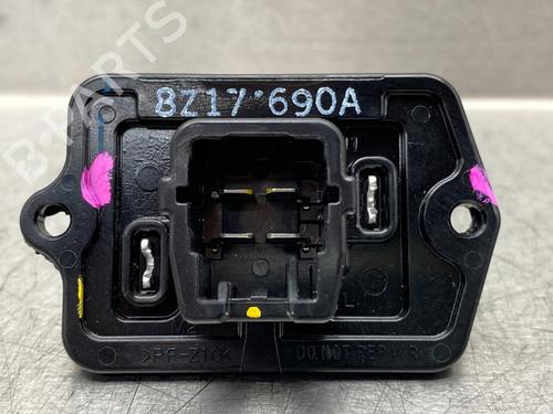Used Heater resistor SUZUKI CELERIO (LF) 1.0 (AVK310) (68 hp) 11780839