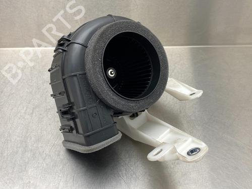 Used Radiator fan TOYOTA YARIS (_P21_, _PA1_, _PH1_) 1.5 Hybrid (MXPH11) (92 hp) 13181834
