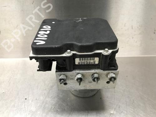 Used ABS pump SUBARU IMPREZA Hatchback (GR, GH, G3) 2.0 D AWD (150 hp) 17761215
