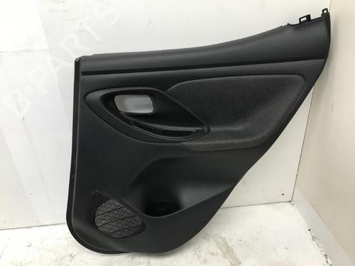 Verkleidung hinten rechts für TOYOTA YARIS (_P21_, _PA1_, _PH1_) 1.5 Hybrid (MXPH11) (92 hp) 11930469