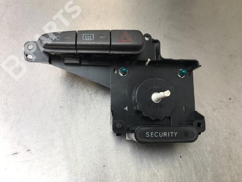 Used Switch Switch TOYOTA YARIS (_P1_) 1.3 (NCP10, SCP12_) (86 hp) 10848331 10848331