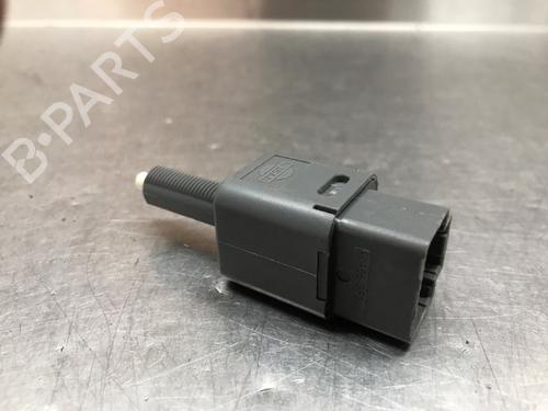 Used Switch NISSAN LEAF (ZE1) Electric (150 hp) 25122377