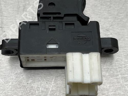 Used Switch NISSAN MURANO I (Z50) 3.5 4x4 (234 hp) 10843114