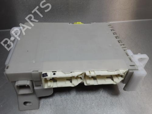 Used Fuse box TOYOTA YARIS (_P13_) 1.0 (KSP130_, KSP130) (69 hp) 10848522
