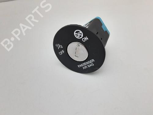 Used Switch HYUNDAI i20 II (GB, IB) 1.0 T-GDI (101 hp) 10840164