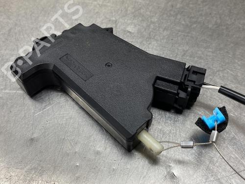 Fuel door actuator KIA NIRO I (DE) 1.6 GDI Hybrid | BP13184600E18 