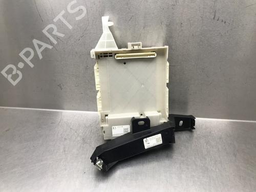 Used Fuse box Fuse box TOYOTA AURIS (_E15_) 1.8 Hybrid (ZWE150_, ZWE150R) (136 hp) 33218242 33218242