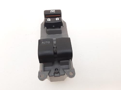 Used Switch TOYOTA YARIS (_P13_) 1.5 Hybrid (NHP130_, NHP130) (101 hp) 10834167