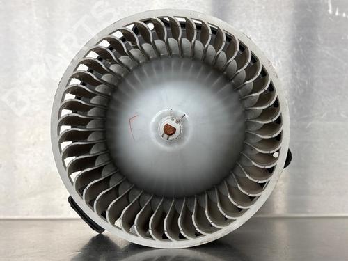 Used Heater blower motor MAZDA 2 Hatchback (DL, DJ) 1.5 SKYACTIV-G (90 hp) 29044664