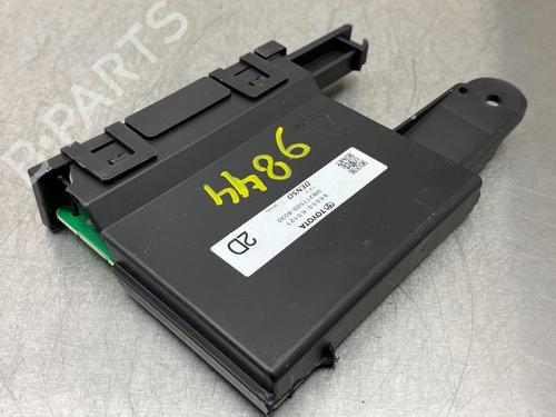 Elektronisk modul TOYOTA YARIS (_P21_, _PA1_, _PH1_) 1.5 Hybrid (MXPH11) (92 hp) 10937528