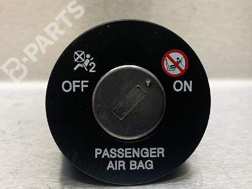 Used Switch Switch KIA VENGA (YN) 1.4 CVVT (90 hp) 10840919 10840919