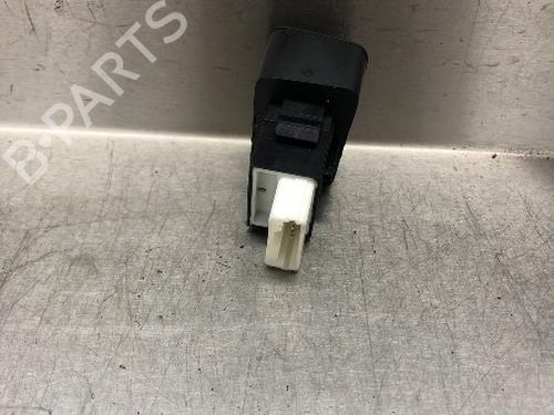 Switch TOYOTA AURIS Estate (_E18_) 1.8 Hybrid (ZWE186_, ZWE186R, ZWE186H) | BP36984738I30 - Image 3