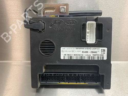 Used Electronic module HYUNDAI SANTA FÉ II (CM) 2.2 CRDi GLS 4x4 (150 hp) 10842707