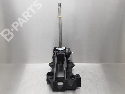 Used Manual gearbox selector Manual gearbox selector TOYOTA YARIS (_P9_) 1.3 VVT-i (SCP90_, SCP90R) (87 hp) 10856149 10856149