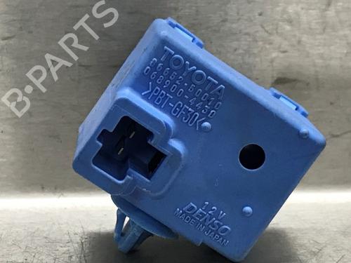 Used Electronic sensor TOYOTA YARIS (_P13_) 1.0 (KSP130_, KSP130) (69 hp) 16964215