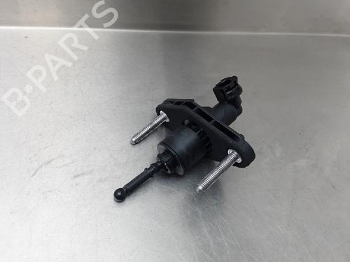 Used Clutch slave cylinder SUZUKI SX4 S-Cross (JY) 1.6 (AKK 416) (120 hp) 13177641