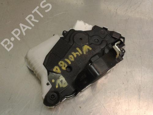 Used Front right lock TOYOTA YARIS (_P13_) 1.0 (KSP130_, KSP130) (69 hp) 10826524
