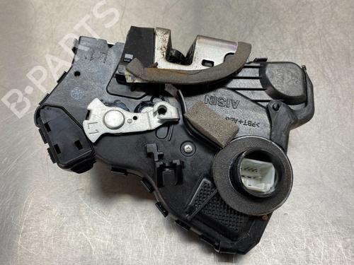 Used Front left lock DAIHATSU TERIOS (J2_, F7__) 1.5 VVT-i RWD (105 hp) 13180097