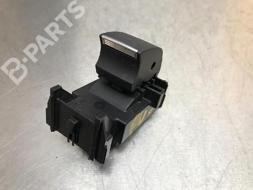 switch-toyota-corolla-hatchback-_e21_-_ea1_-_eh1_-18-hybrid-zwe211-3551b00-2018-10851033 main image