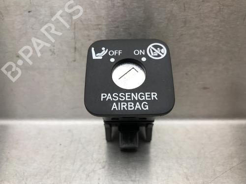 Used Switch LEXUS IS II (_E2_) 220d (ALE20) (177 hp) 11819771