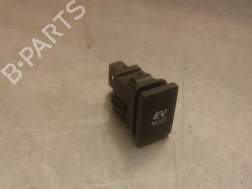 Used Switch TOYOTA YARIS (_P13_) 1.5 Hybrid (NHP130_, NHP130) (101 hp) 10830038