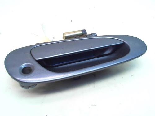 Used Front right exterior door handle Front right exterior door handle HONDA CIVIC VII Hatchback (EU, EP, EV) 1.6 i (EP2, EU8, EU6) (110 hp) 10818149 10818149