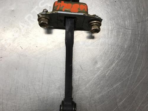 Used Hinge/Door check strap TOYOTA YARIS (_P1_) 1.3 (NCP10, SCP12_) (86 hp) 13382266