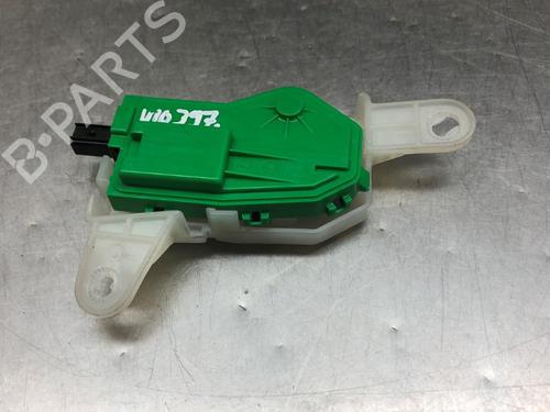Used Fuel door actuator HYUNDAI i30 Estate (PDE) 1.6 CRDi (110 hp) 17642332