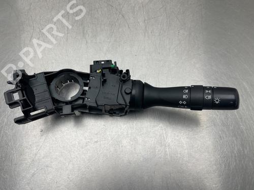 Used Headlight switch TOYOTA YARIS (_P13_) 1.5 Hybrid (NHP130_) (101 hp) 10853290