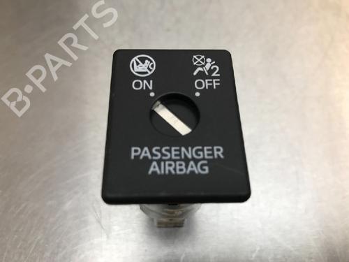 Used Switch MAZDA 2 Hatchback (DL, DJ) 1.5 SKYACTIV-G (90 hp) 10849031