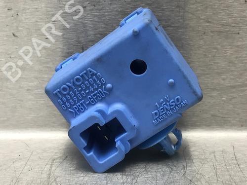 Used Electronic sensor TOYOTA YARIS (_P13_) 1.5 Hybrid (NHP130_, NHP130) (101 hp) 13109678