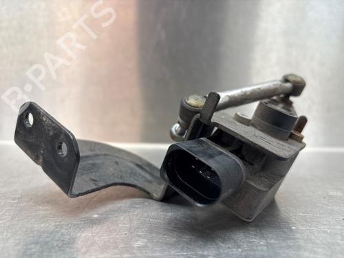 Used Electronic sensor NISSAN LEAF (ZE1) Electric (150 hp) 25122335