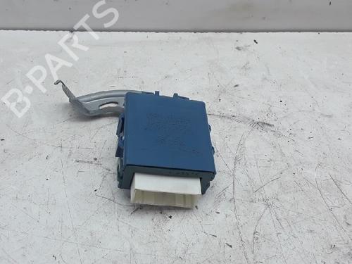 Used Electronic module TOYOTA YARIS (_P1_) 1.0 (SCP10_, SCP10R) (65 hp) 10833763