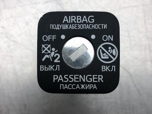 Used Switch TOYOTA YARIS (_P13_) 1.3 (NSP130_, NSP130) (99 hp) 16911527